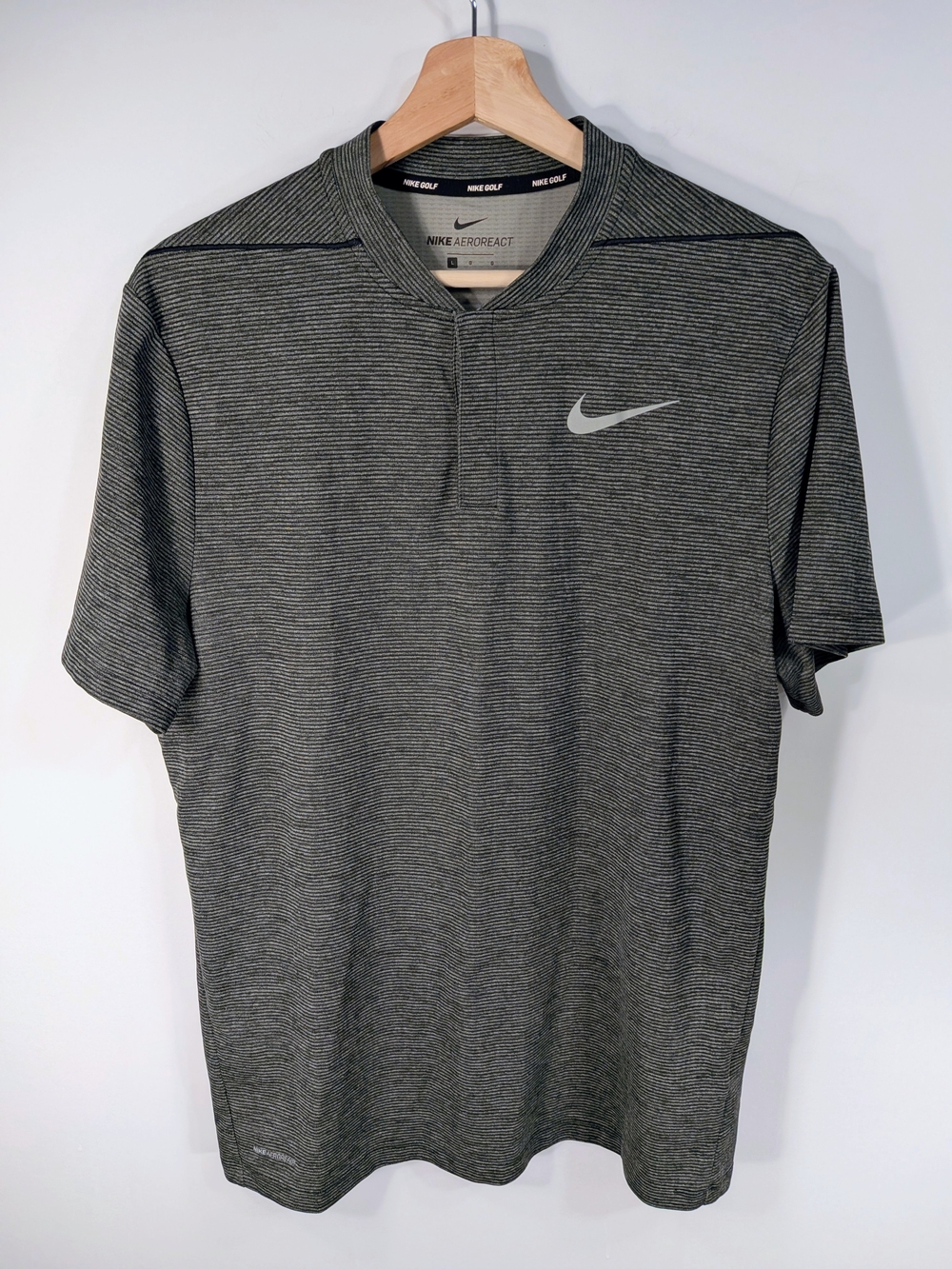 Nike Golf AeroReact Men's Polo Size L Gray Striped Hidden Snap Placket